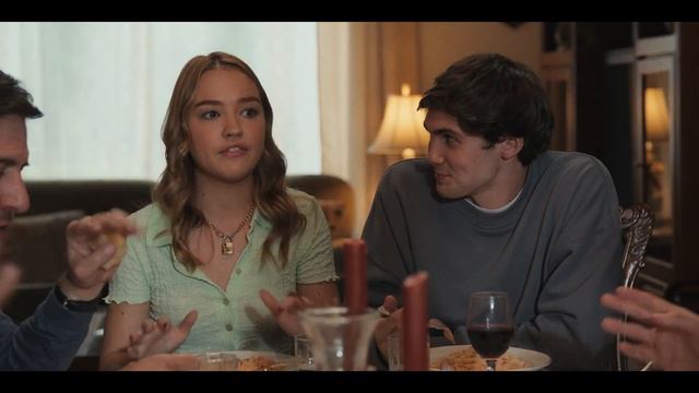 Somewhere in Queens - Official Trailer (2023) Ray Romano, Laurie Metcalf смотреть онлайн