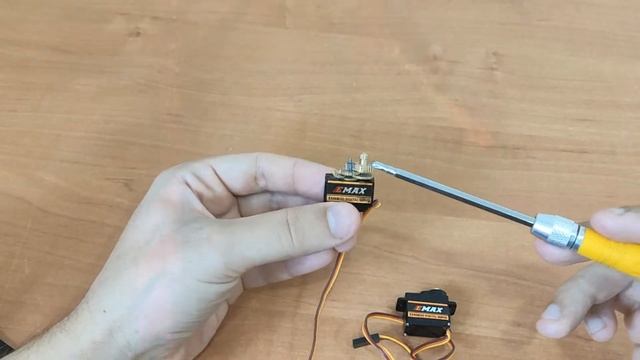 Volantex ASW28: выбор сервоприводов.