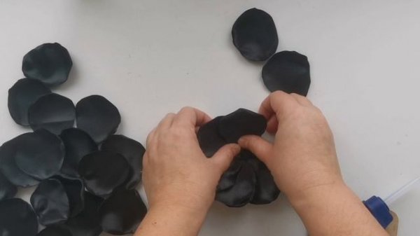 Сделала модный аксессуар роза-чокер своими руками