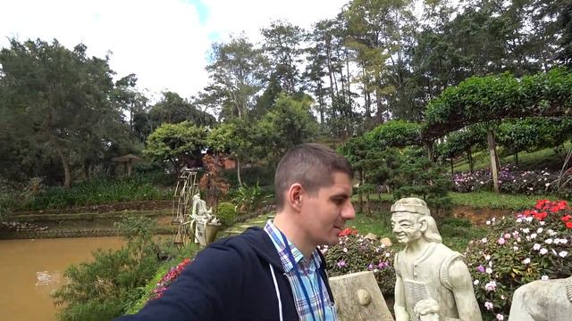 Далат. Нячанг затопило. Отель "CRAZY HOUSE" | На электросанях с ветерком смотреть онлайн