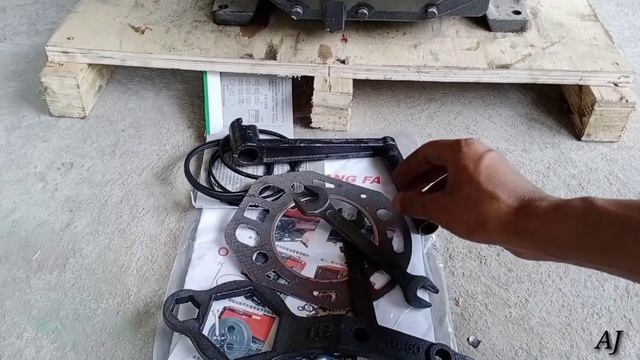 Changfa 180 Engine vs Changfa 1115 Engine. AJ the Automobile Engineer.. смотреть онлайн