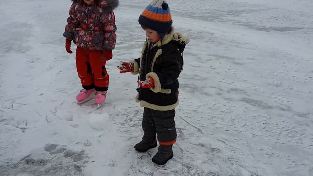 Дети на Ингуле на коньках смотреть онлайн