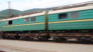 Электровоз ВЛ8-1162 (ТЧ-1) + толкач ЧМЭ3-092 (ТЧ-1) с грузовым поездом.