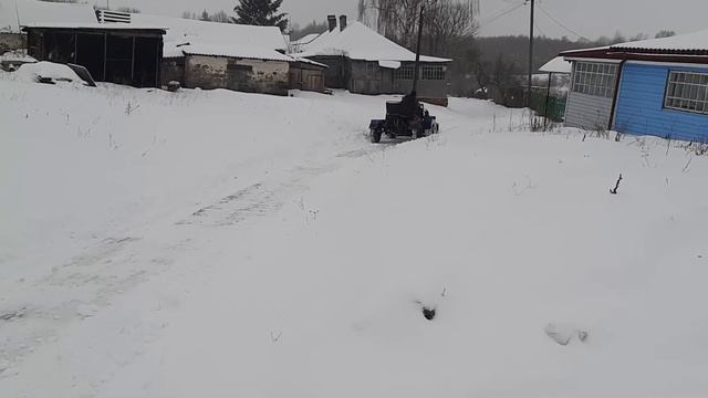 Уборка снега на самодельном тракторе смотреть онлайн