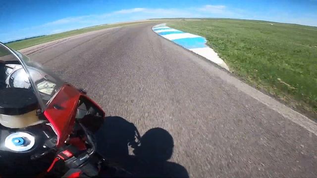 2009 Honda CBR600RR at High Plains Raceway смотреть онлайн