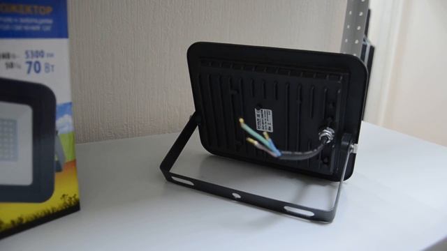 Volpe светодиодный прожектор 70W смотреть онлайн