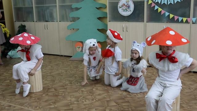 «Дошколята учатся читать!» — IV городской Праздник детской книги. Мурашинская центральная библиотек смотреть онлайн
