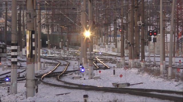 Все, что снял за 5 часов в Сухиничах на морозе : 2 электрички, 2 ЭП20 и 2 ВЛ80С. смотреть онлайн