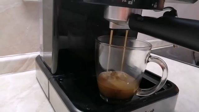 Приготовление вкусного кофе. Обзор рожковой кофеварки Kitfort KT-765 смотреть онлайн