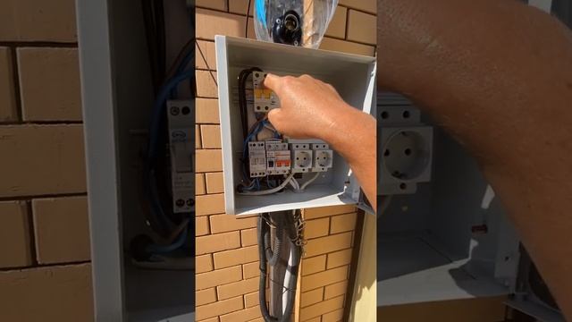 Как я подключил электрогенератор к дому!!! смотреть онлайн