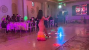 Айгерим Бакытжан танцует танец живота. Belly dancer from Kazakhstan