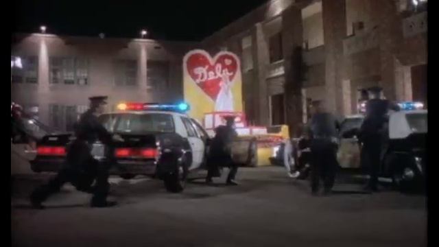 Homecoming Queen's Got A Gun - Julie Brown смотреть онлайн