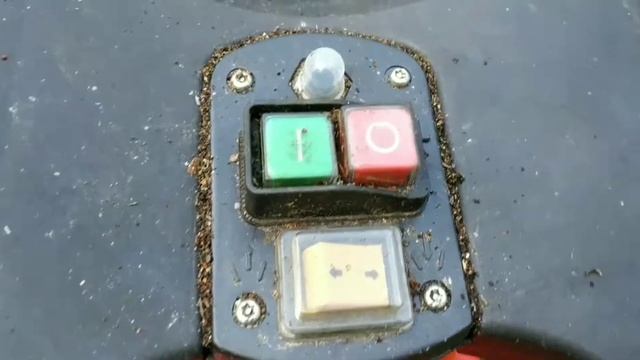 Видео обзор веткорез Садовый измельчитель веток HECHT 626 SILENT смотреть онлайн