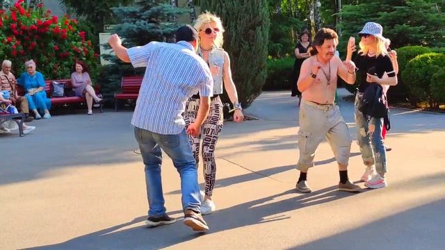 Танцы ???? в парке Горького Июнь 2021 Харьков смотреть онлайн