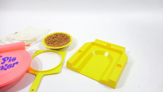 1973 In A Minute Pie Maker By Ideal - 48 Year Old Pie! смотреть онлайн