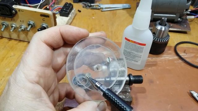 Токарный станок без токарного. (Lathe Without Lathe .)