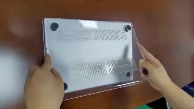 CRYSTAL CLEAR MACBOOK CASE