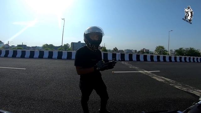 Pulsar 220F Bs6 Vs Mt15 Bs6 Race смотреть онлайн