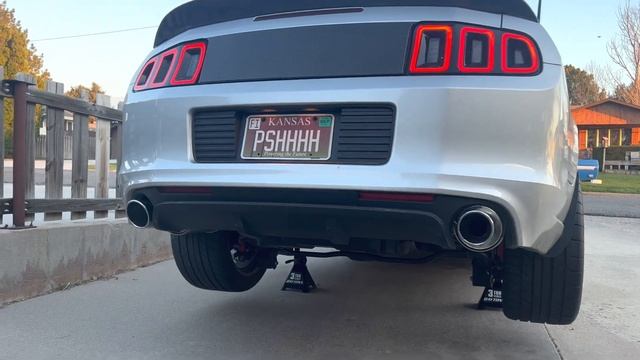New EXHAUST For My 2014 Mustang GT (LOUD!) смотреть онлайн