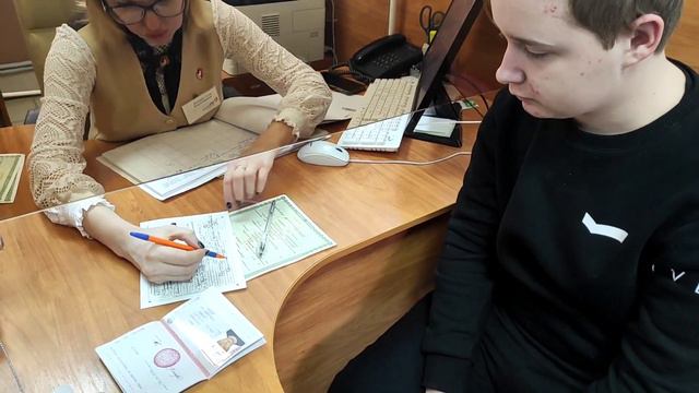 Жизнь в деревне.Тройняшки.Тройняшки получают паспорта.АН получает паспорт.Очень много документов! смотреть онлайн