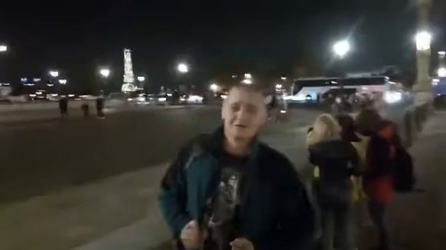 Эйфелева башня в Париже.Русские. смотреть онлайн
