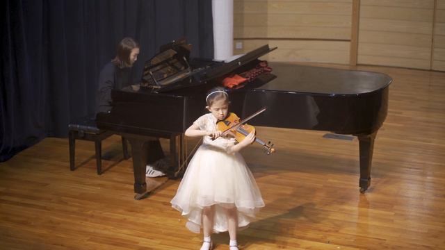 Sabrina wang (8) introduction and tarantella by Sarasate смотреть онлайн