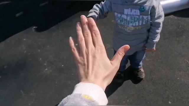 Идём с детьми в зубную больницу.. Снимать швы (мне)после удаления зуба... Небольшая прогулочка ещё) смотреть онлайн
