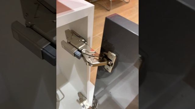 Петля 165 град BLUM смотреть онлайн