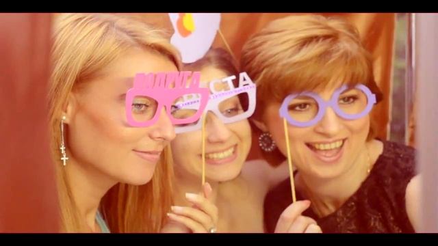 Фотокабинка Funny Faces на свадьбу смотреть онлайн
