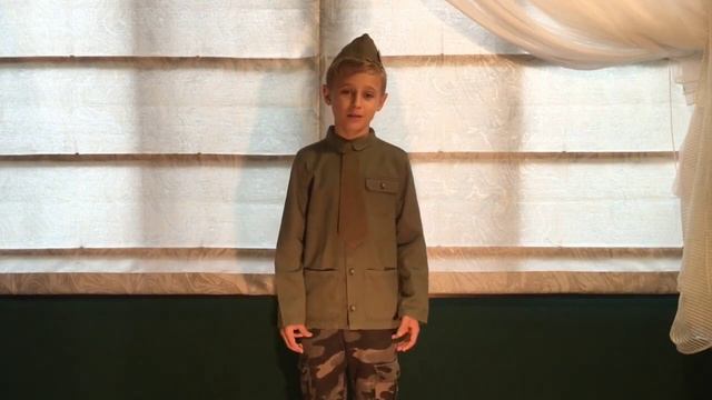 Стихи к 9 мая о Подвиге раненого солдата читают дети. Короткий детский стих о войне ко Дню Победы смотреть онлайн