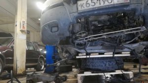 Снятие двигателя 2.5 с VOLVO XC 90