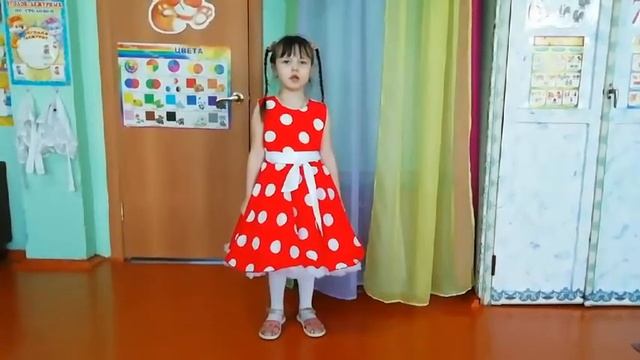 Страна читающая — Катя Никузина читает произведение «В сонном царстве» М. И. Цветаевой смотреть онлайн