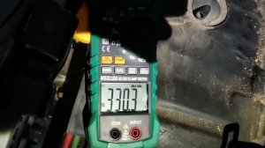пусковой ток (inrush) стартера автомобиля, клещами Mastech Ms2115a.
