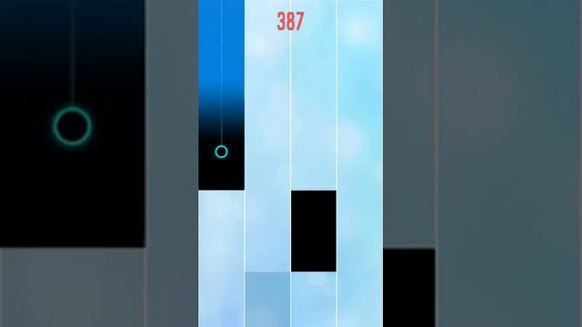 Играю в Piano Tiles 2