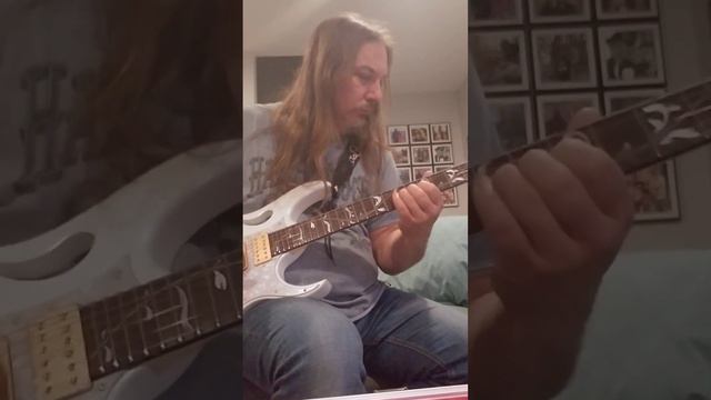 Shredding on my new Ibanez PIA #ibanez смотреть онлайн