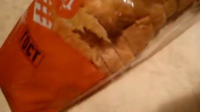 Таракан в хлебе