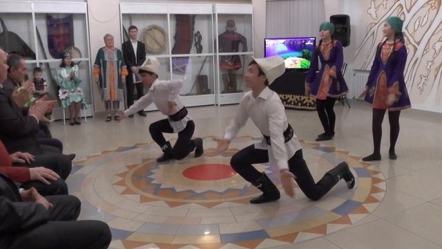 Кыргызский танец в Нягани смотреть онлайн