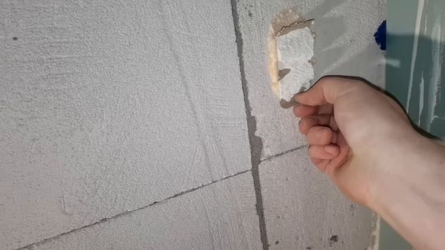 Выравнивание стен своими руками. Клей-пена или перлфикс. Как ровно приклеить гипсокартон.