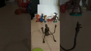 Леплю Большою сирену The Megahorn. Творение Тревора Хендерсона.