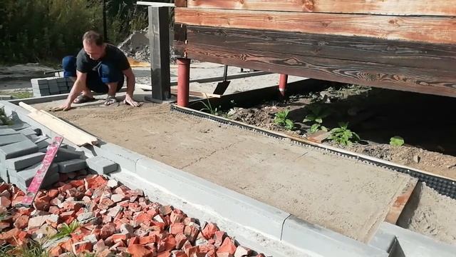 Отмостка у дома на винтовых сваях Часть 2 смотреть онлайн