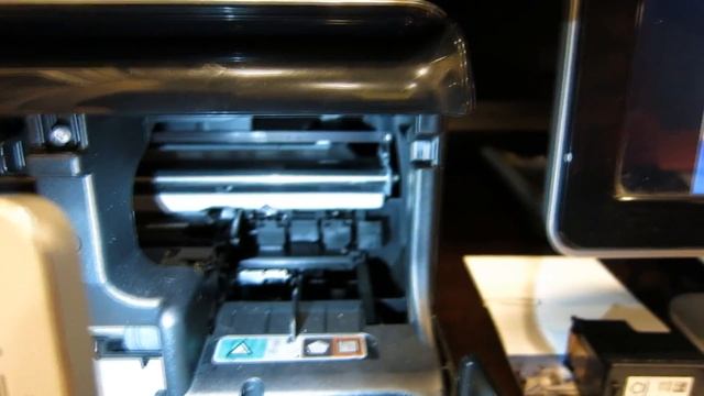 HOW TO CLEAN PRINT HEADS ON A HP PRINTER - FIXED MY PRINTING PROBLEM!!
