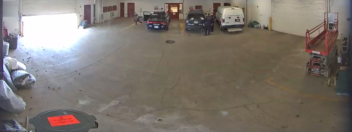 Убежал от копов смотреть онлайн