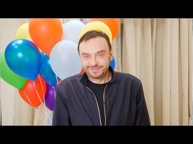 Дмитрий Бертман поздравляет прекрасную половину планеты с Международным женским днём! смотреть онлайн