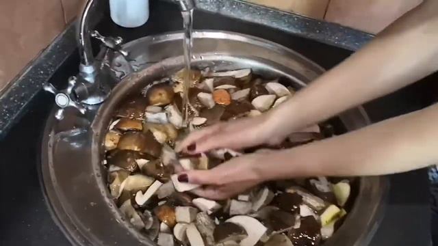 Как замариновать дорогие грибы/Дорогой и подосиновик вместе смотреть онлайн