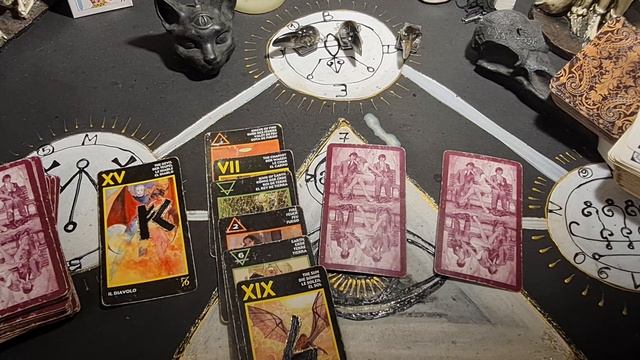 КАК ВАС ВИДЯТ МУЖЧИНЫ? КРАСИВАЯ ЛИ ВЫ ДЛЯ НИХ? ТАРО ГАДАНИЕ смотреть онлайн