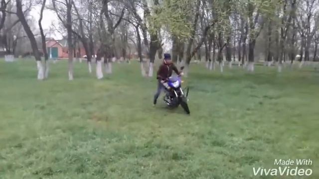 На мотоцикле валим боком. смотреть онлайн