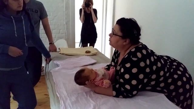 Людмила Краснобаева о пользе купания малыша в раковине смотреть онлайн