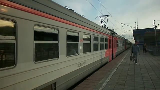 Электропоезд ЭР2Т-7225 смотреть онлайн