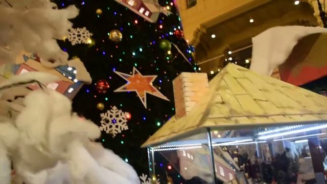 Full HD / ГУМ 2016 - 2017 и Новогодние игрушки / Store 2016 - 2017 Christmas glass ornaments смотреть онлайн