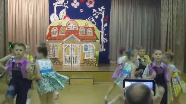 Хореографический ансамбль "Танц-класс" скамейка смотреть онлайн